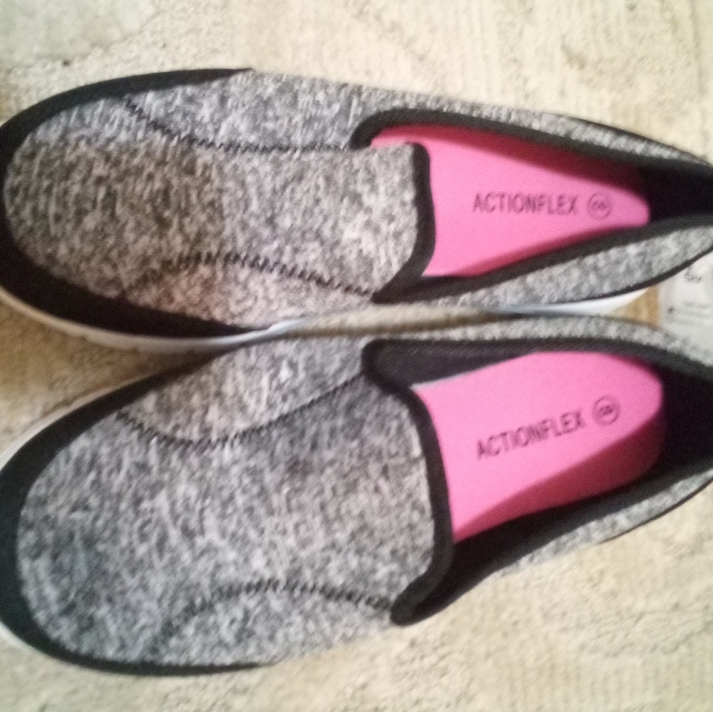 Shoes - Picture 3 of 3
